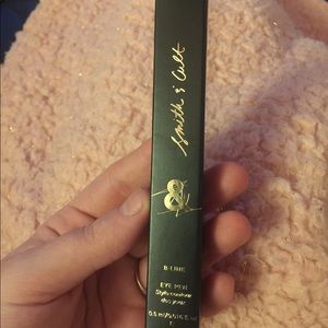Smith & Cult B-line eye pen